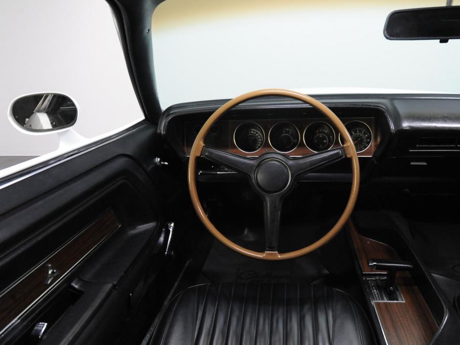  Dodge Challenger R/T 1971 года  (фото 2 из 15)